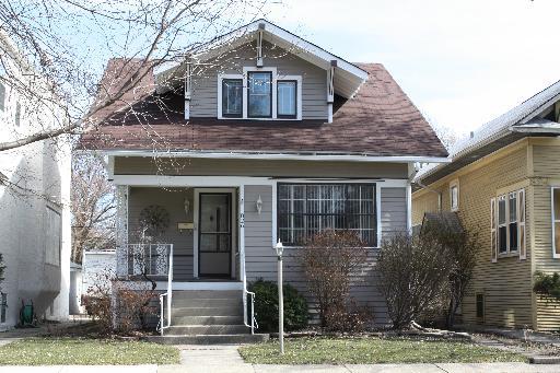 826 N Ridgeland Ave., Oak Park, IL 60302