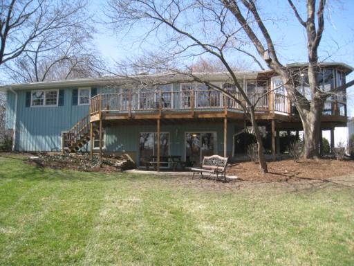 633 W Hawthorne Blvd., Wheaton, IL 60187