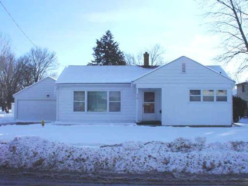 310 E Wells St., Geneseo, IL 61254