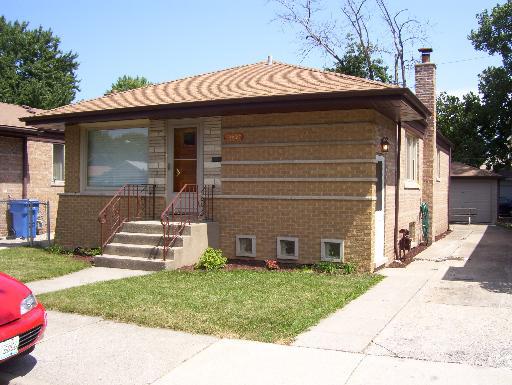 10827 S Rockwell Ave., Chicago, IL 60655