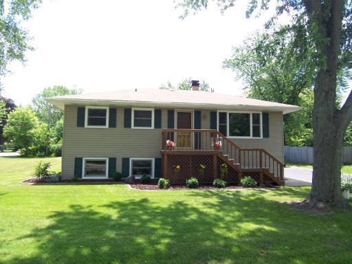 8613 Hillcrest Ave., Crystal Lake, IL 60014