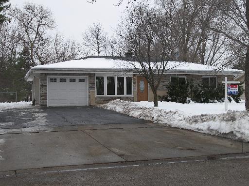 720 Olive St., Hoffman Estates, IL 60194