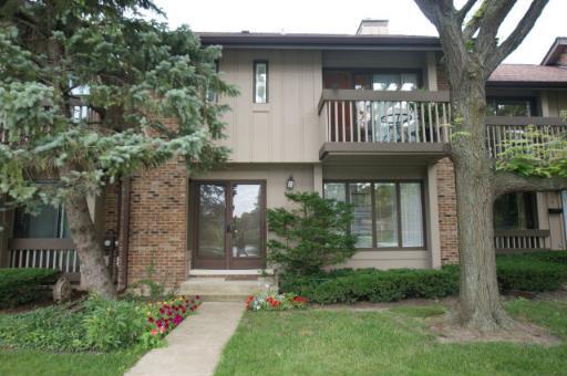 16 Kyle Ct., Willowbrook, IL 60527