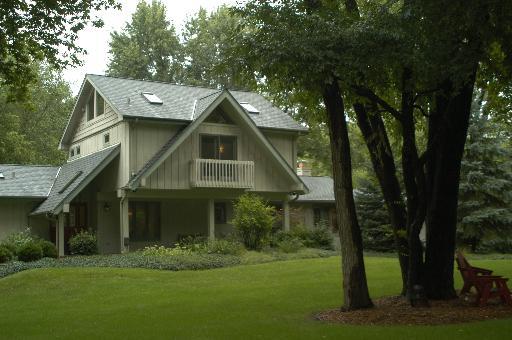 9605 Fox Shores Dr., Algonquin, IL 60102