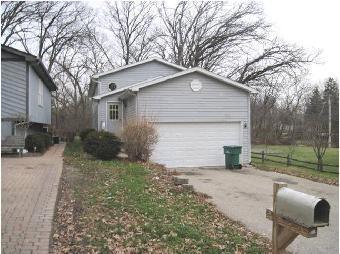 518 Oakwood Dr., Round Lake Beach, IL 60073