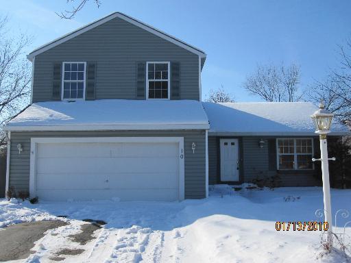 10 Ascot Ln., Streamwood, IL 60107