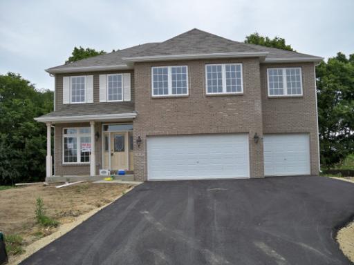 10237 Hawks Pointe Dr., Roscoe, IL 61073