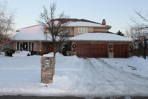 1390 Frenchmans Bend Dr., Naperville, IL 60564
