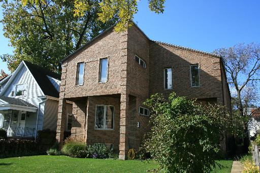 942 Sherman Ave., Evanston, IL 60202