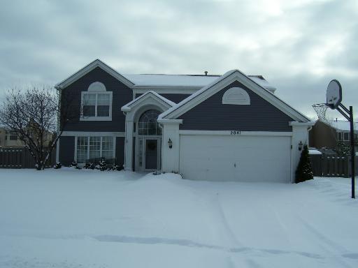 2041 Mission Hills Dr., Elgin, IL 60123