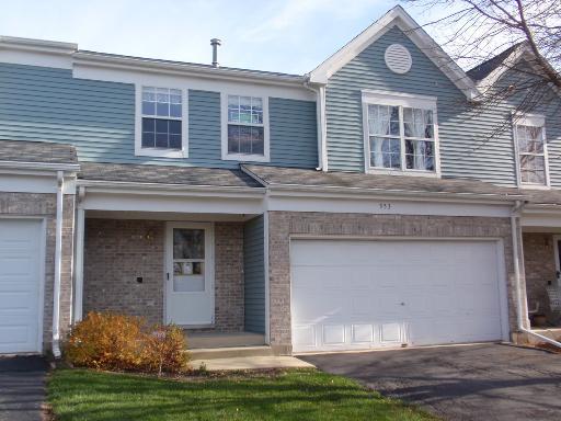 953 Old Oak Cir., Algonquin, IL 60102