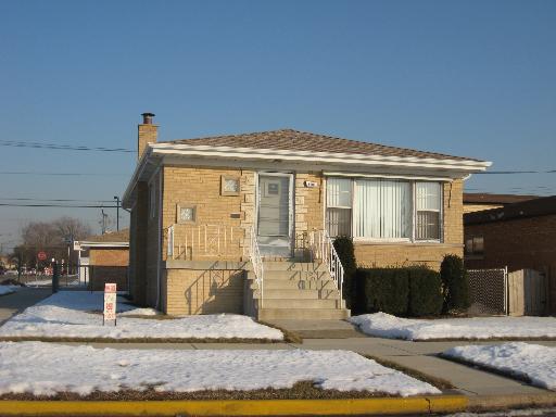 8401 S Komensky Ave., Chicago, IL 60652