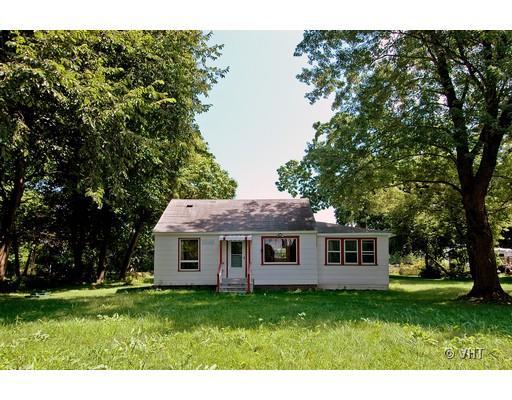 2215 Woodlawn Pk Ave., Mchenry, IL 60050