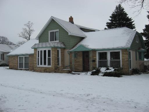 204 Woodland Ave., Oglesby, IL 61348