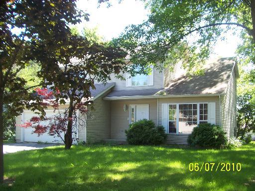 963 Pine Grove Ave., Gurnee, IL 60031