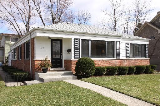 825 Highland Ave., Glen Ellyn, IL 60137