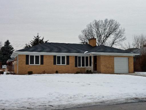 6822 N Kenneth Ave., Lincolnwood, IL 60712