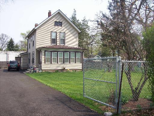 1116 Pleasant Pl., Aurora, IL 60505