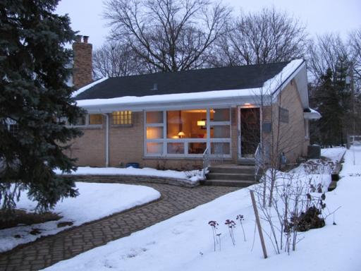 392 Windsor Ave., Glen Ellyn, IL 60137