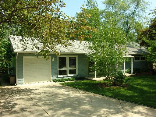 917 Mildred Ave., Glen Ellyn, IL 60137