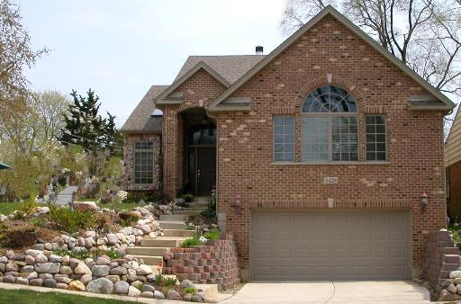 5429 Lyman Ave., Downers Grove, IL 60515