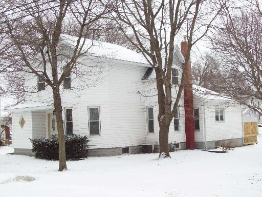 305 Heaton St., Walnut, IL 61376