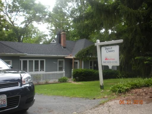 416 Oxford Rd., Tower Lakes, IL 60010