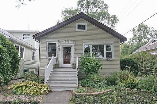 2228 Grant St., Evanston, IL 60201