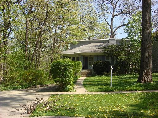621 Forest Ave., Glen Ellyn, IL 60137