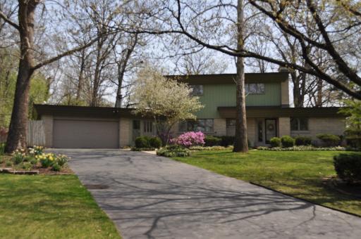 6341 Blackhawk Tr., Indian Head Park, IL 60525