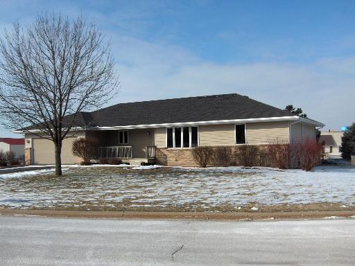 8060 Hawkeye Ct., Machesney Park, IL 61115