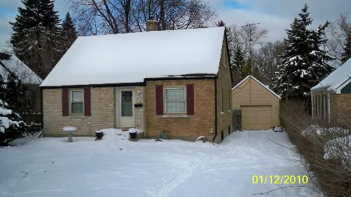 370 W 55th St., Clarendon Hills, IL 60514