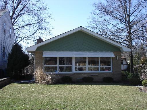 214 Holmes Ave., Clarendon Hills, IL 60514