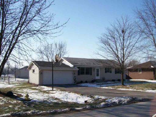 767 Brentwood Rd., Machesney Park, IL 61115