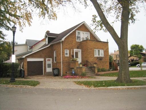 2317 Emerson St., Evanston, IL 60201