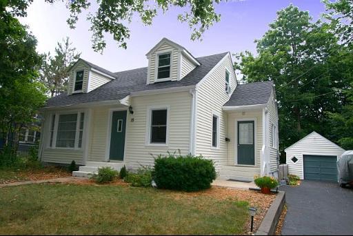 15 Francis Ave., Crystal Lake, IL 60014