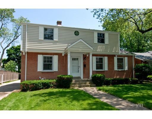 909 Rosemary Ter., Deerfield, IL 60015