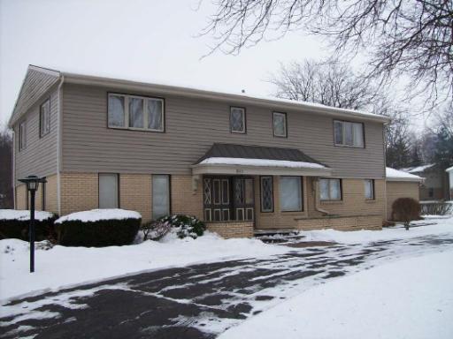 805 Prestwick Pkwy., Rockford, IL 61107