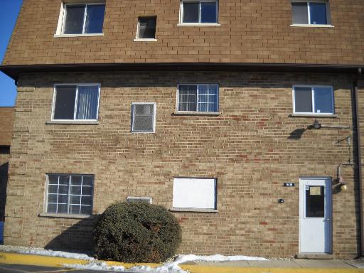 9416 Bay Colony Dr. #1N, Des Plaines, IL 60016