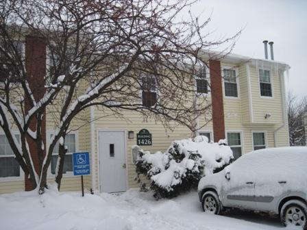 1426 Wyndham Cir. #102, Palatine, IL 60074