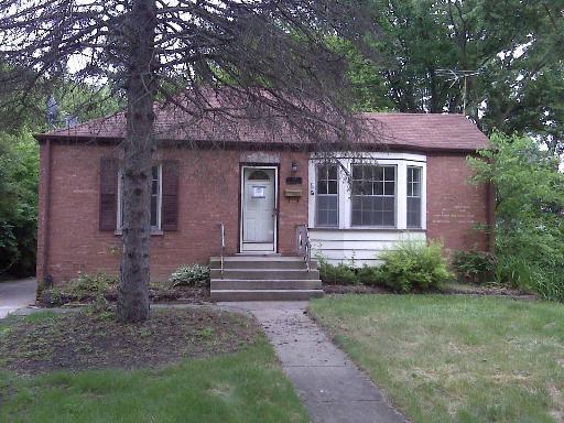 27 Hiawatha Dr., Clarendon Hills, IL 60514