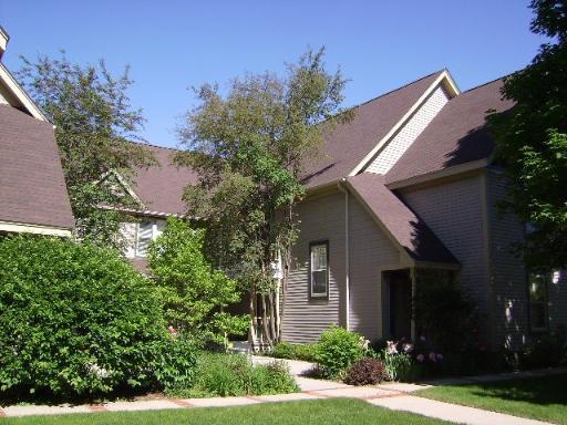 1225 Thomas Dr., Woodstock, IL 60098