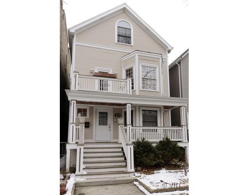 3739 N Janssen Ave., Chicago, IL 60613