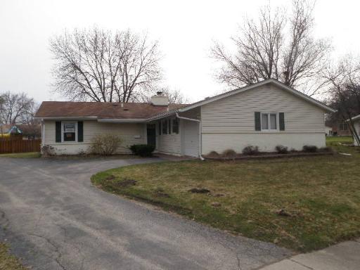 1502 N Fernandez Pl., Arlington Heights, IL 60004