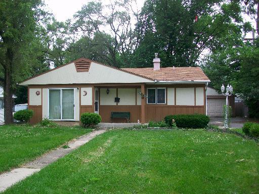 10 Sycamore Ave., Carpentersville, IL 60110