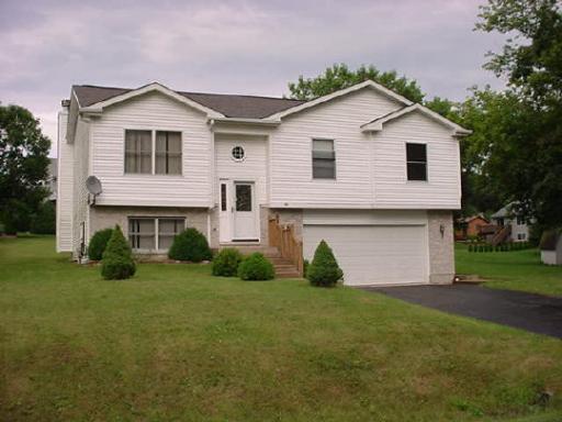 303 NE Candlewick Dr., Poplar Grove, IL 61065