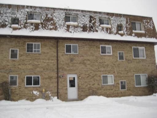 9433 Bay Colony Dr. #2E, Des Plaines, IL 60016