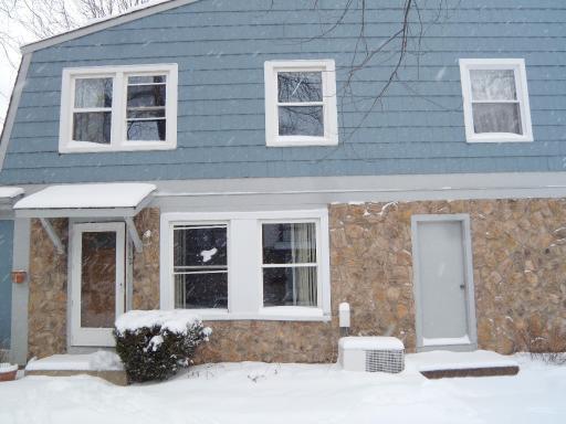 312 Farmingdale Cir., Vernon Hills, IL 60061