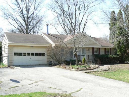 1 Woodview Ln., Algonquin, IL 60102