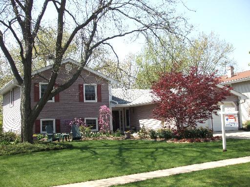 1810 Claremont Rd., Hoffman Estates, IL 60169